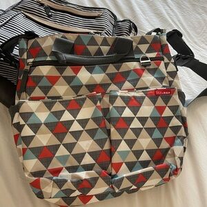 Skip Hop Black and Gray Messenger Bag Practical Design